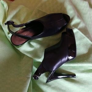 Nine West black toeless sling back heels Sz 7.5M 🧳